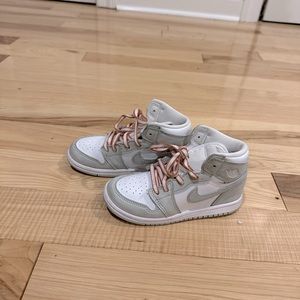 *SOLD* Sage Jordan 1’s SOLD!